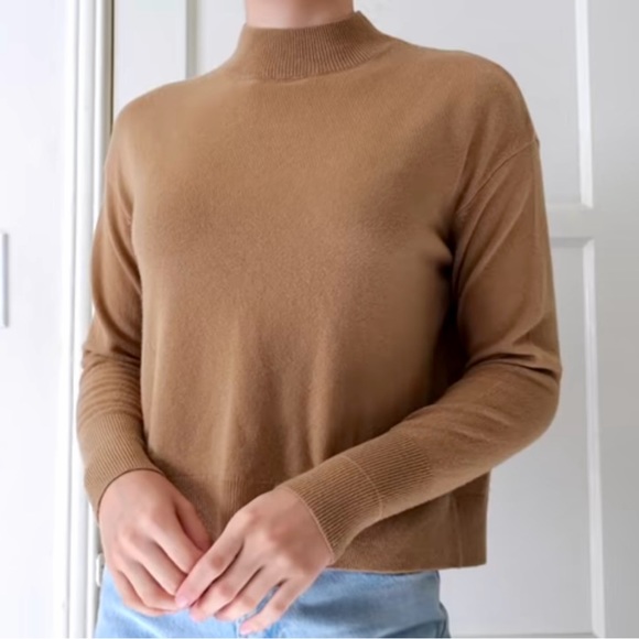 Everlane | The Cashmere Crop Mockneck - Picture 10 of 11